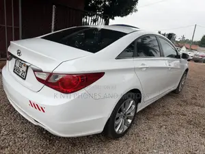 Hyundai Sonata Limited 2.0T Sedan (2.0L 4cyl 6A) 2013 White