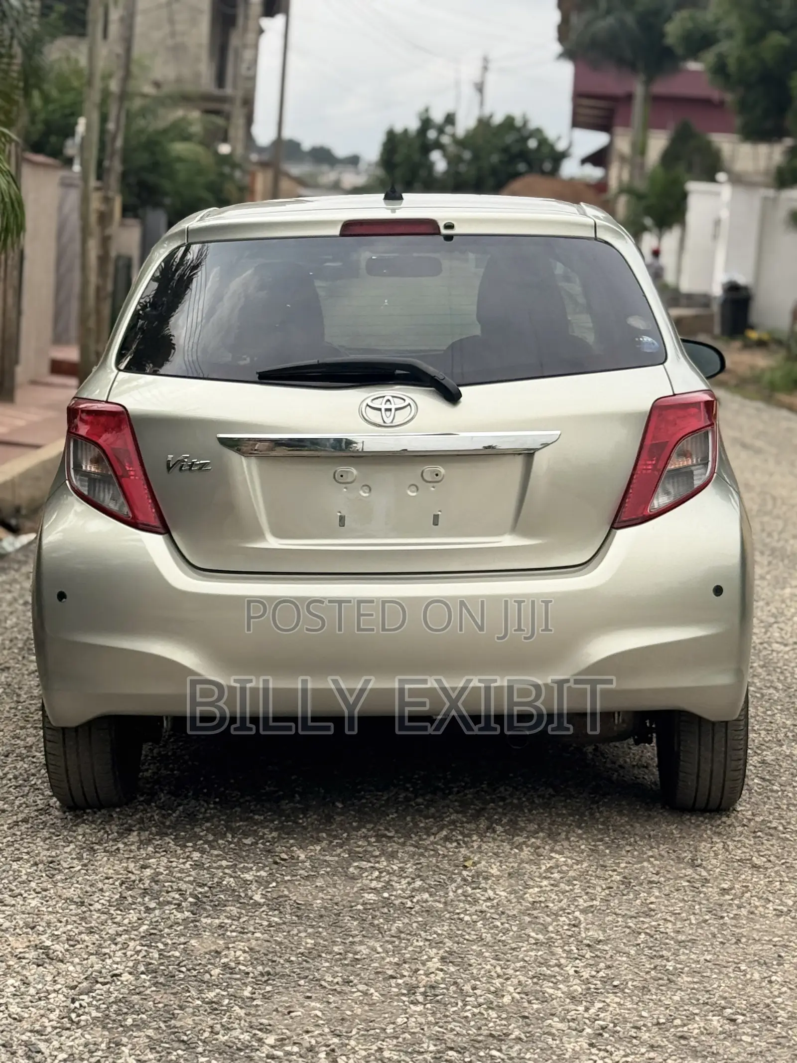 Toyota Vitz 1.3 AWD 5dr 2012
