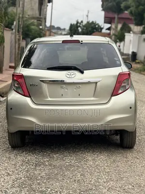 Toyota Vitz 1.3 AWD 5dr 2012
