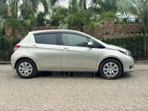 Toyota Vitz 1.3 AWD 5dr 2012