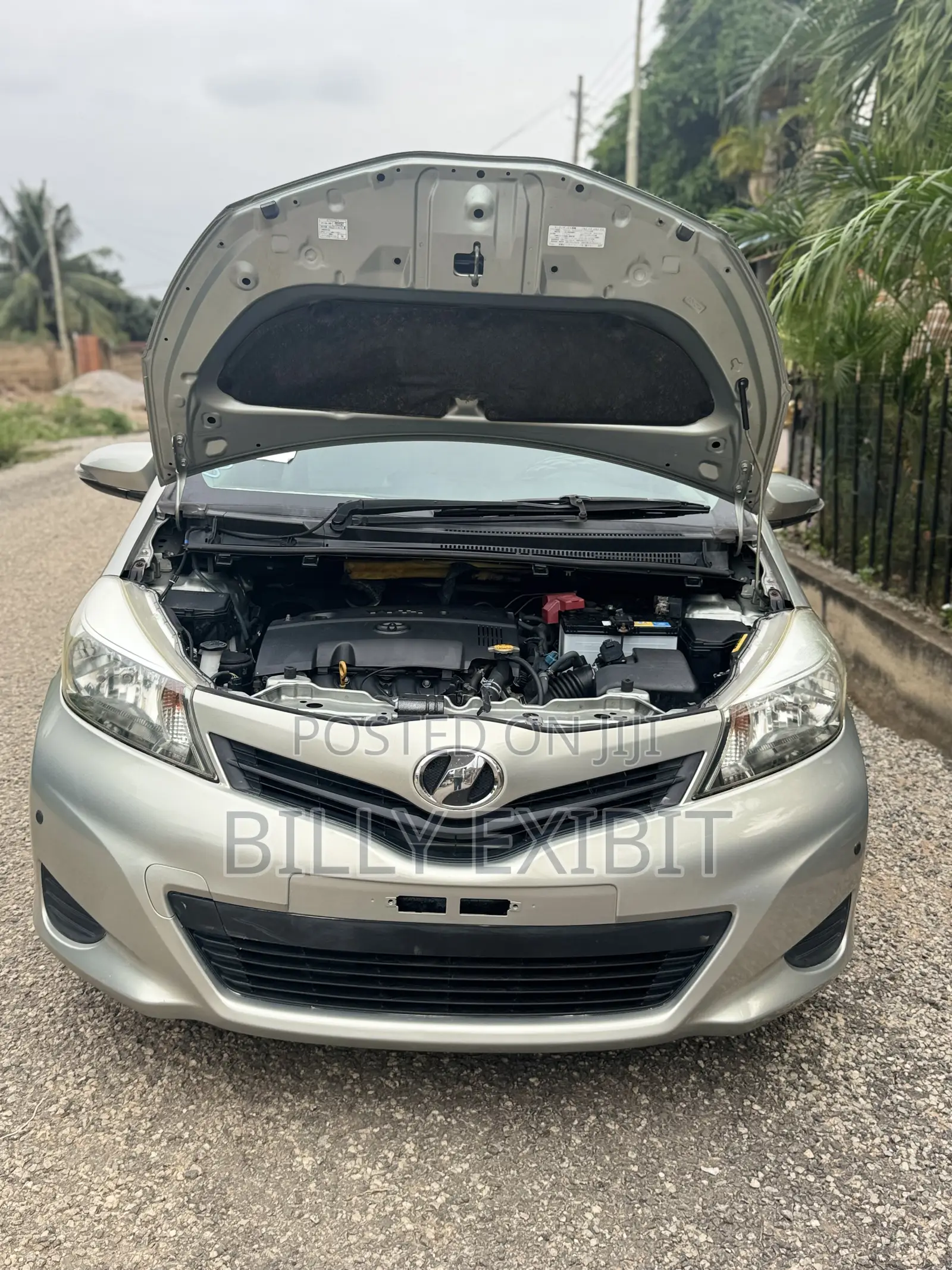 Toyota Vitz 1.3 AWD 5dr 2012