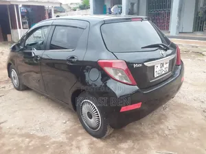 Toyota Vitz 2012 Black