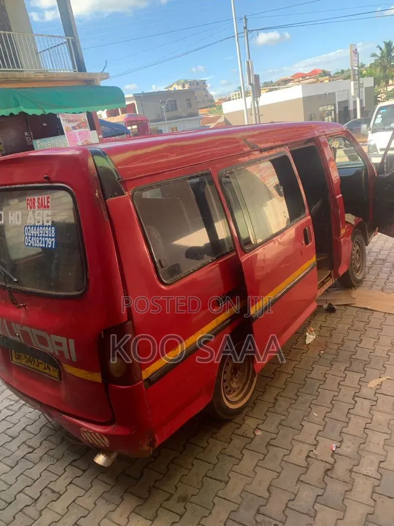 Hyundai H-100 1998 Red