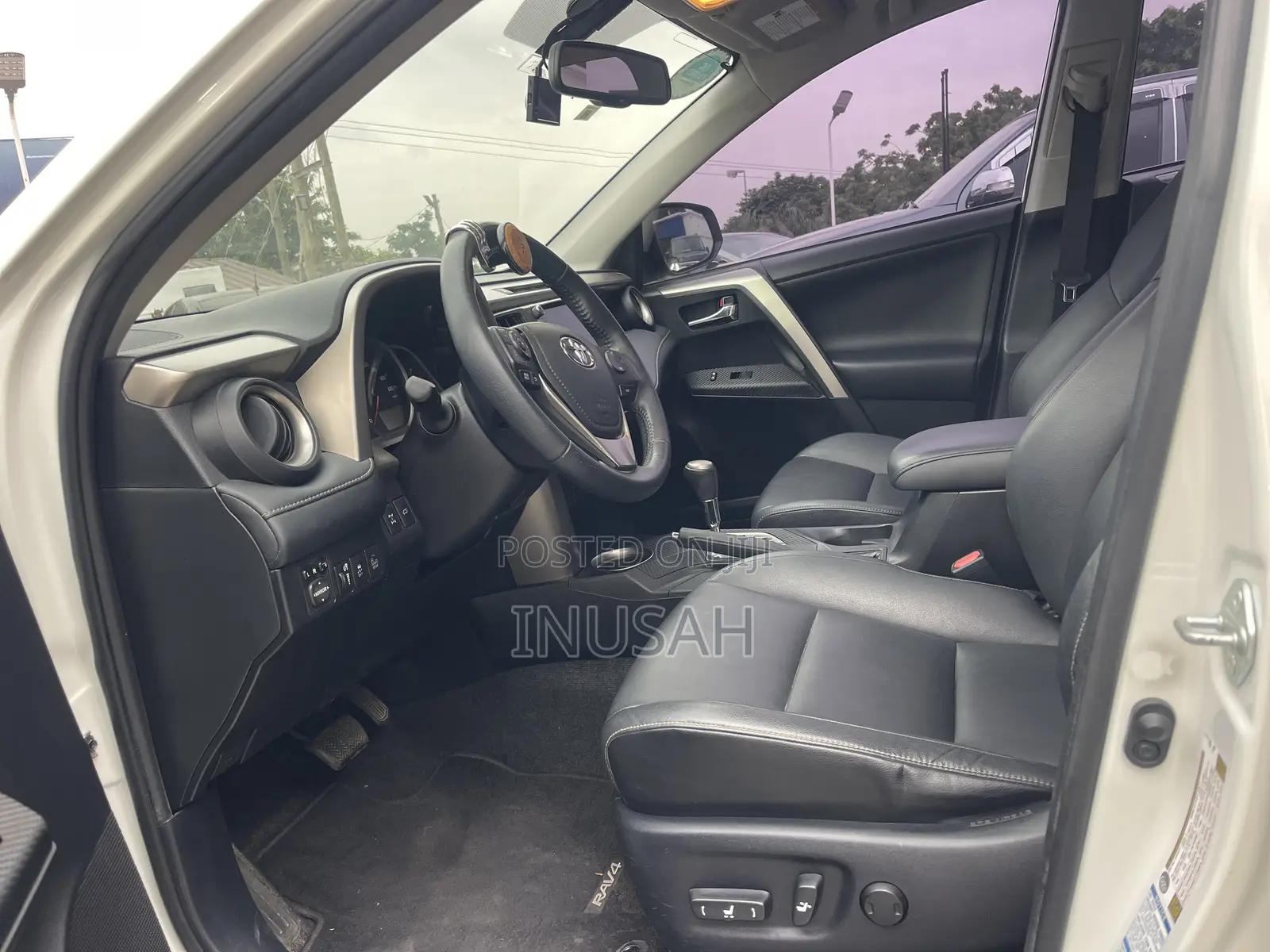 Toyota RAV4 Limited 4dr SUV AWD (2.5L 4cyl 6A) 2014 White