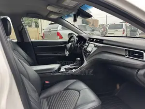 Toyota Camry 2018 White
