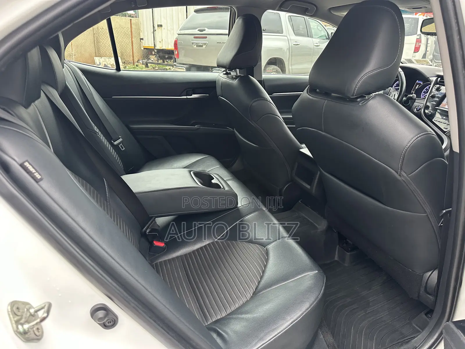Toyota Camry 2018 White