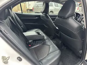 Toyota Camry 2018 White