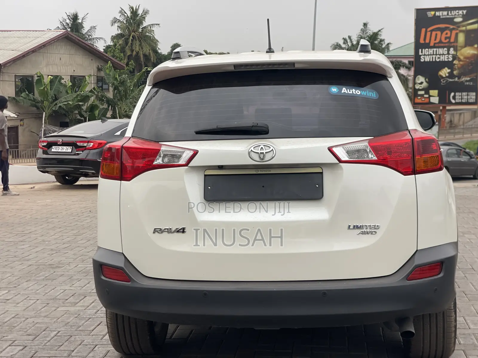 Toyota RAV4 Limited 4dr SUV AWD (2.5L 4cyl 6A) 2014 White