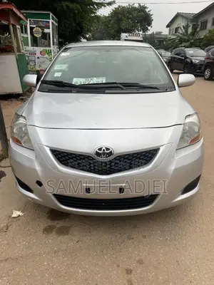 Toyota Yaris 2012 Silver