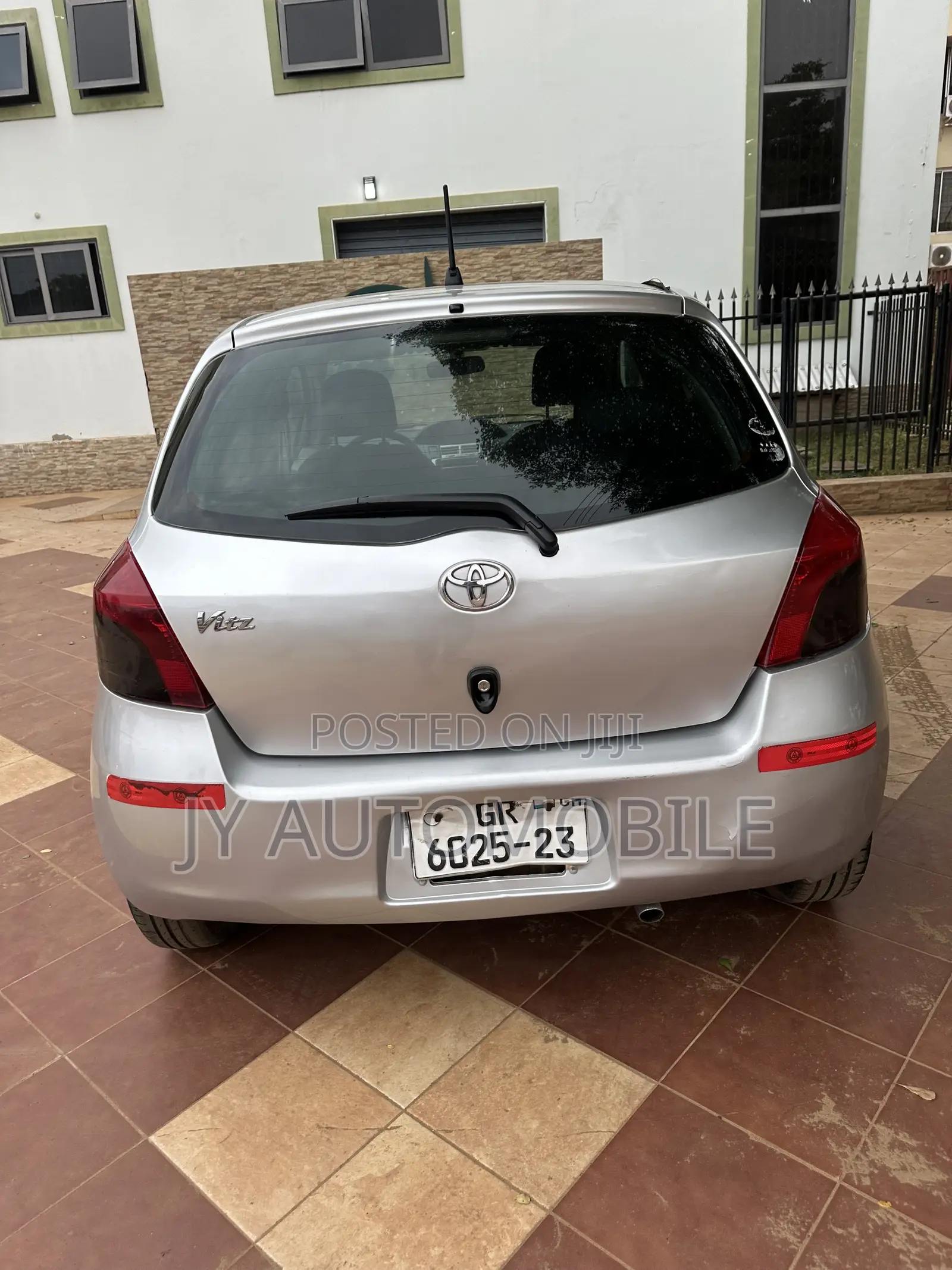 Toyota Corolla 2010 Silver