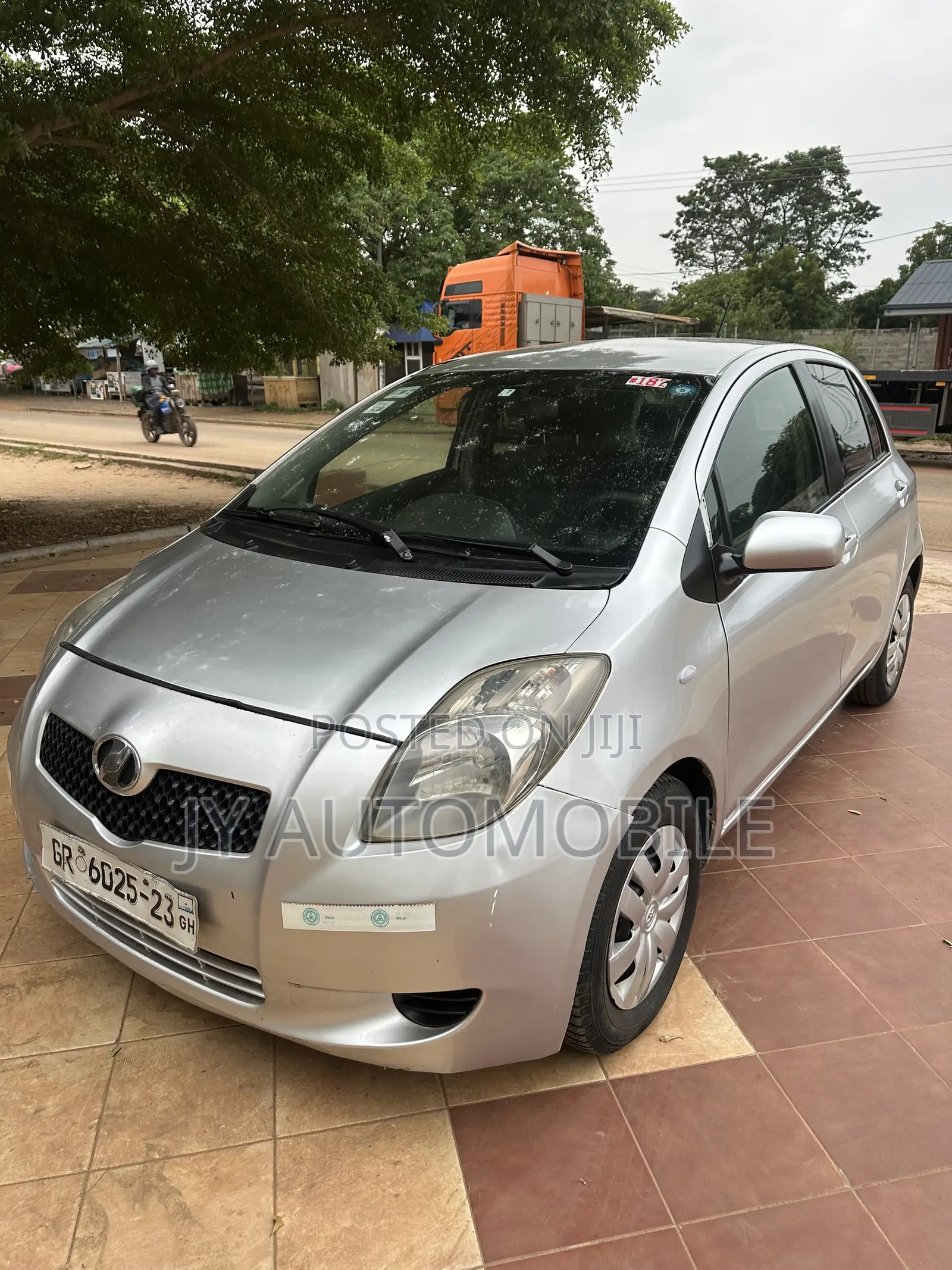 Toyota Corolla 2010 Silver