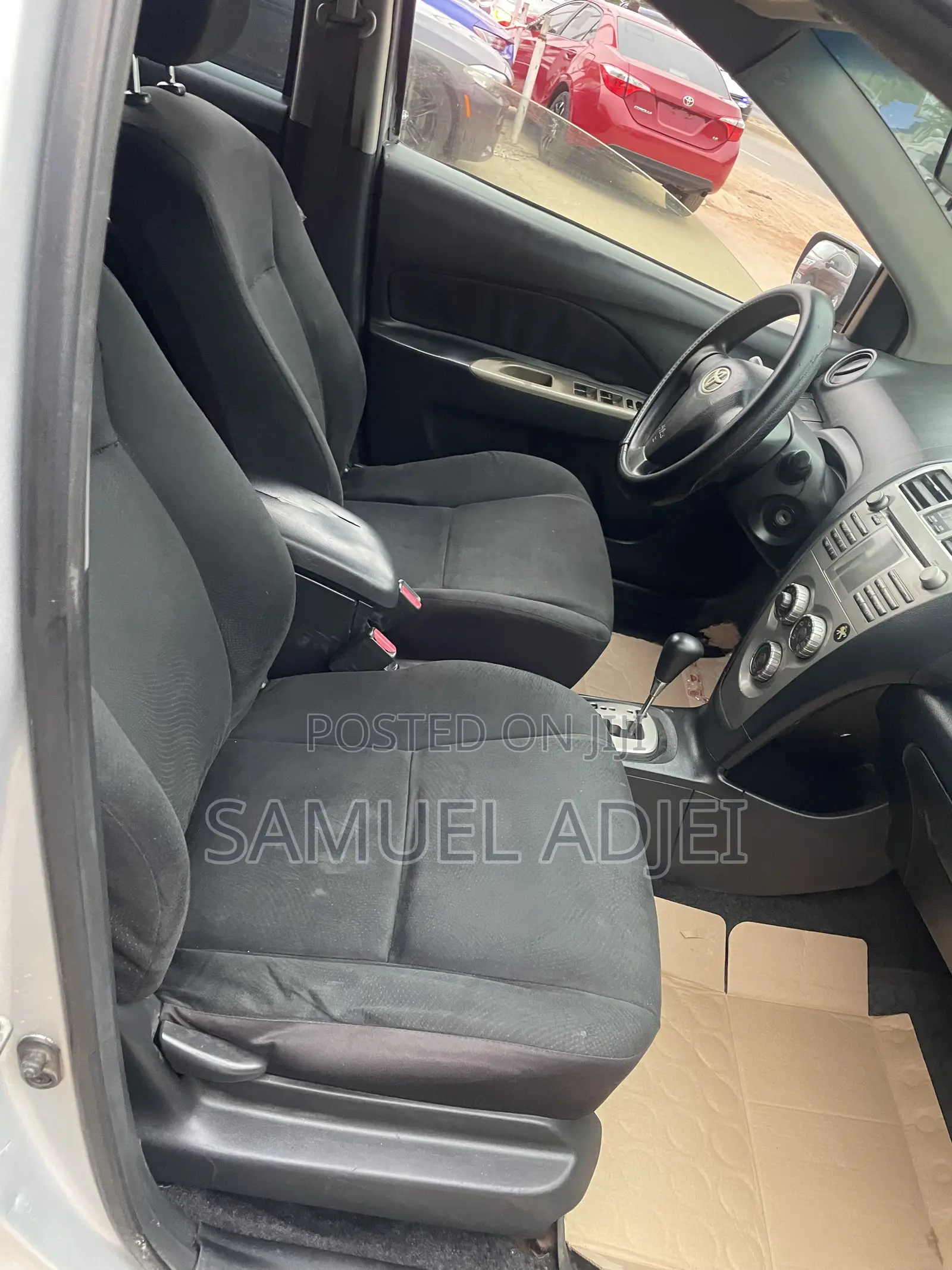 Toyota Yaris 2012 Silver