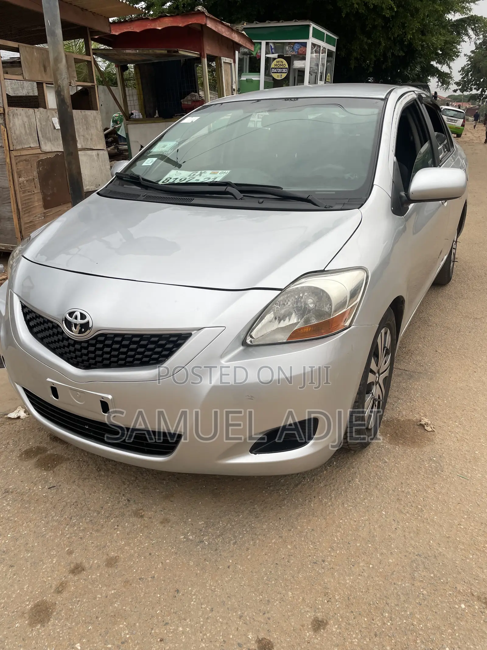 Toyota Yaris 2012 Silver