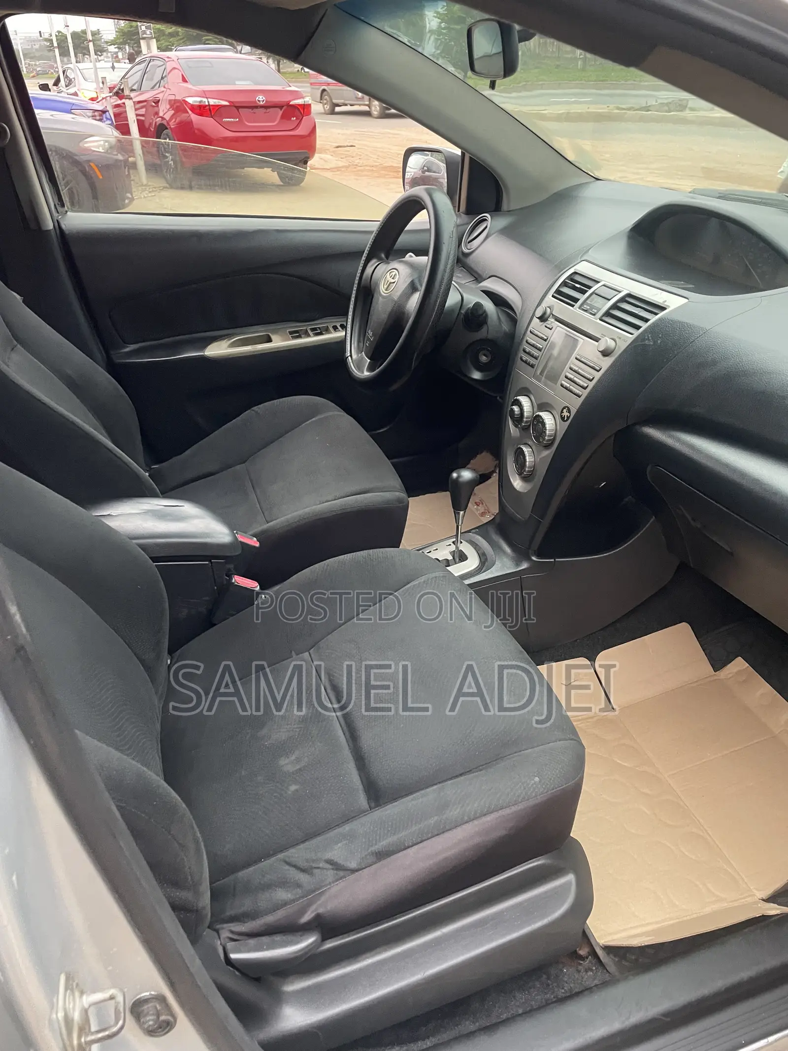 Toyota Yaris 2012 Silver