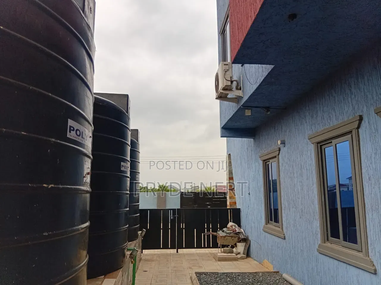 2bdrm Apartment in Dps, Tema Metropolitan for rent