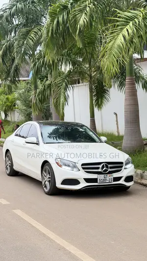 Mercedes-Benz C300 Luxury 4Matic Sedan AWD (2.0L 4cyl 7A) 2016 White