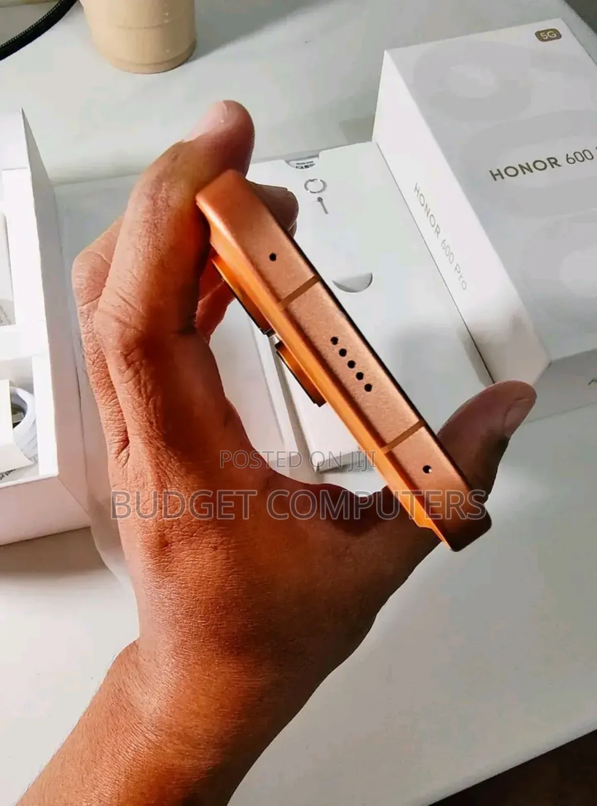 New Honor 600 Pro 1 TB Gold
