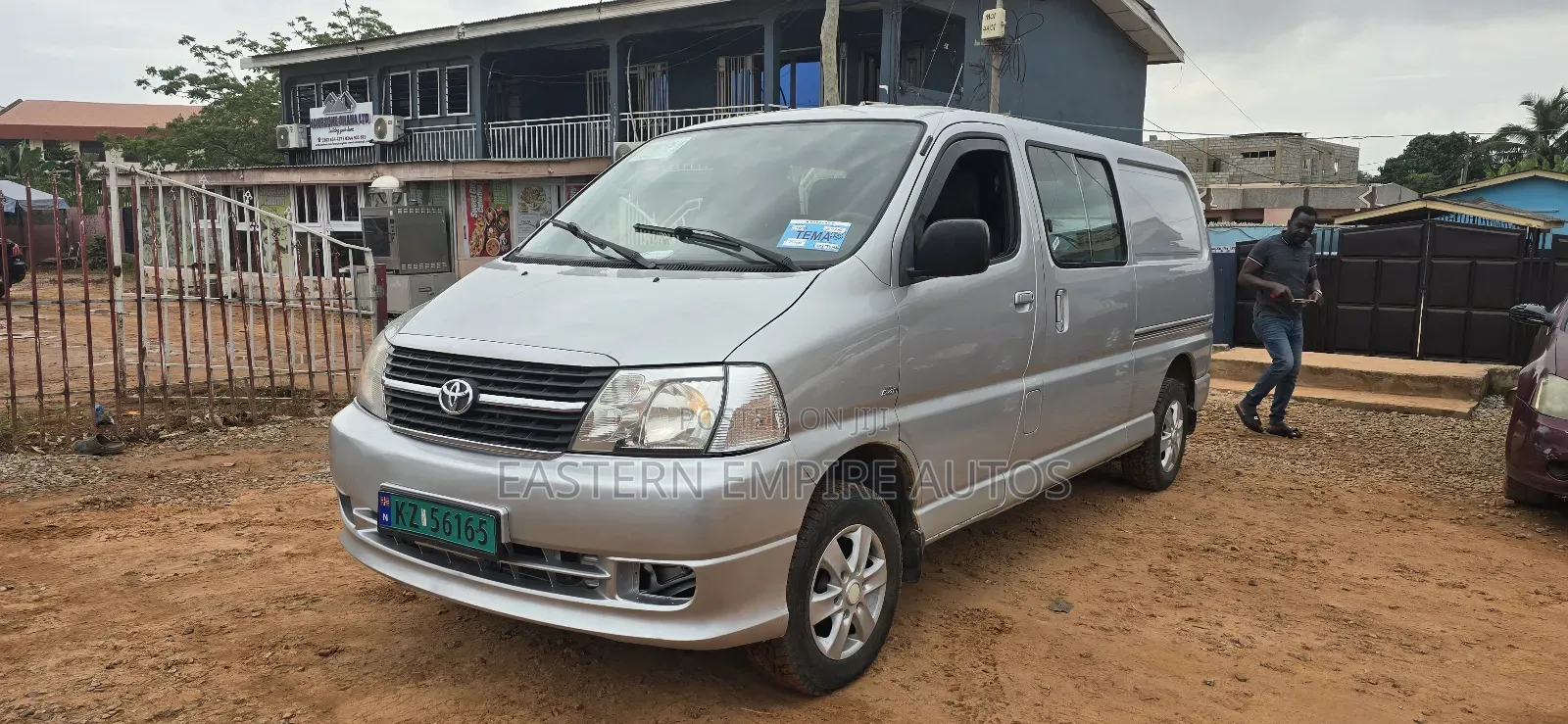 Toyota HiAce 2010 Silver