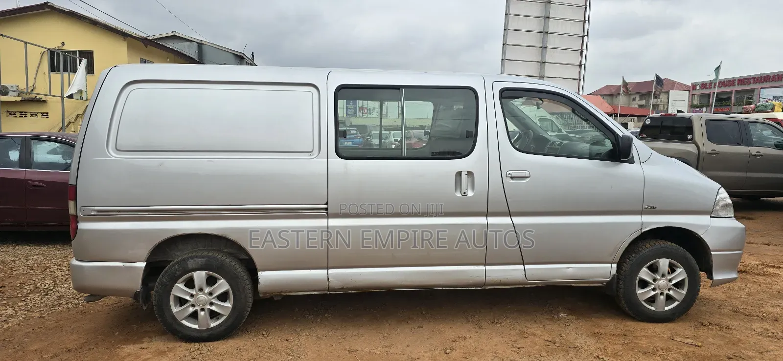 Toyota HiAce 2010 Silver