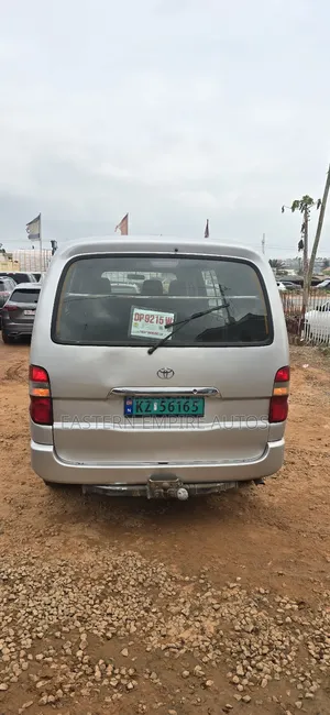 Toyota HiAce 2010 Silver