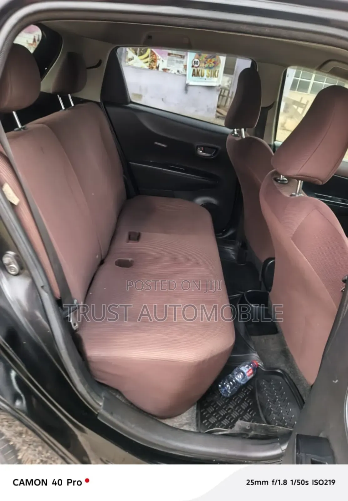 Toyota Vitz 1.3 FWD 5dr 2012 Black