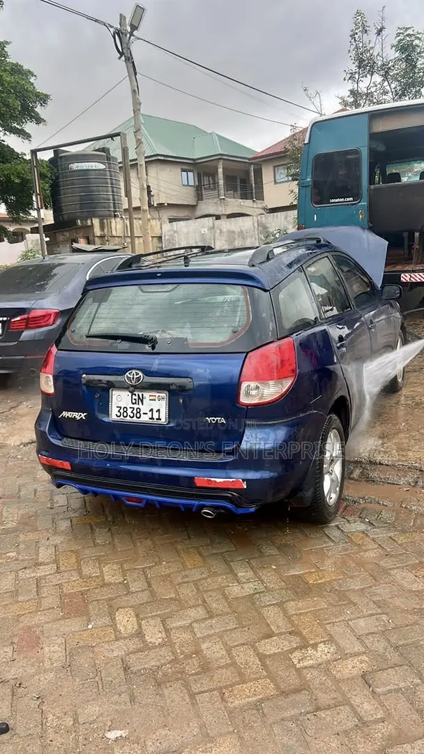 Toyota Matrix Hatchback FWD (1.8L 4cyl 5M) 2010 Blue