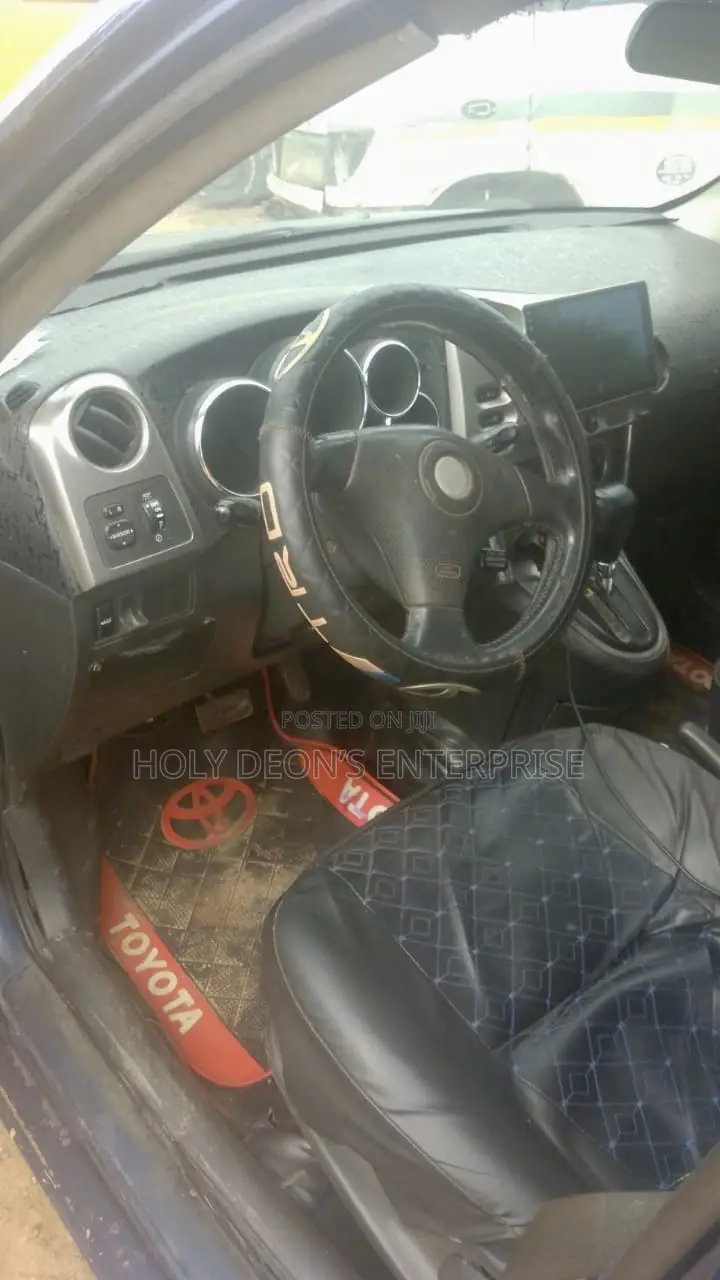 Toyota Matrix Hatchback FWD (1.8L 4cyl 5M) 2010 Blue