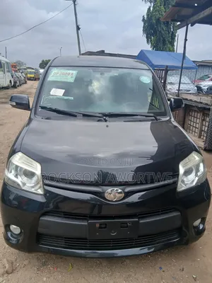 Toyota Sienta 2013 Black