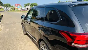 Mitsubishi Outlander 2017 Black