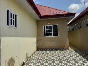 3bdrm House in Achimota, Mile 7 for rent