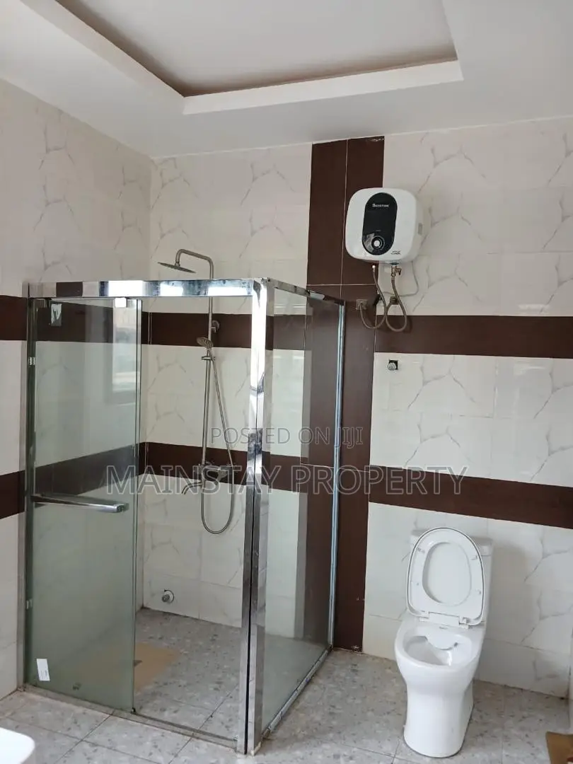 4bdrm Townhouse / Terrace in Mainstay Estates, Nmai-Dzorn for rent