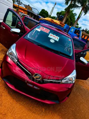 Toyota Vitz 1.0 FWD 5dr 2015 Red