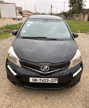 Toyota Vitz 1.3 AWD 3dr 2012 Black
