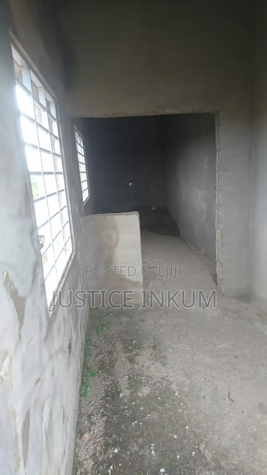 6bdrm Apartment in Awutu Senya East Municipal for sale
