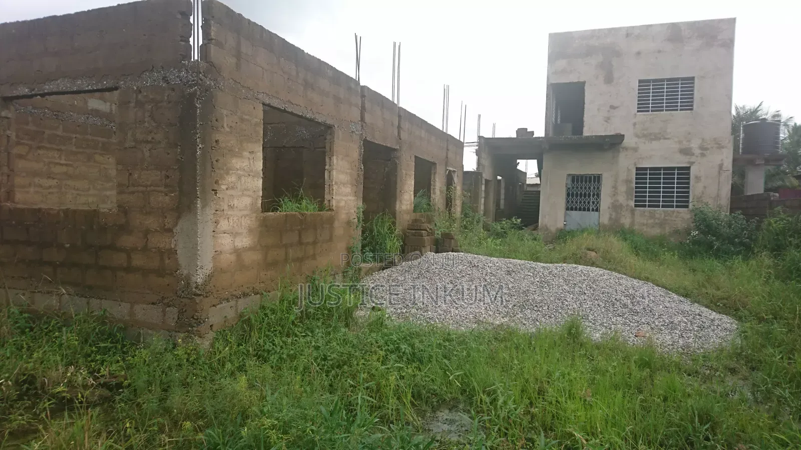 6bdrm Apartment in Awutu Senya East Municipal for sale