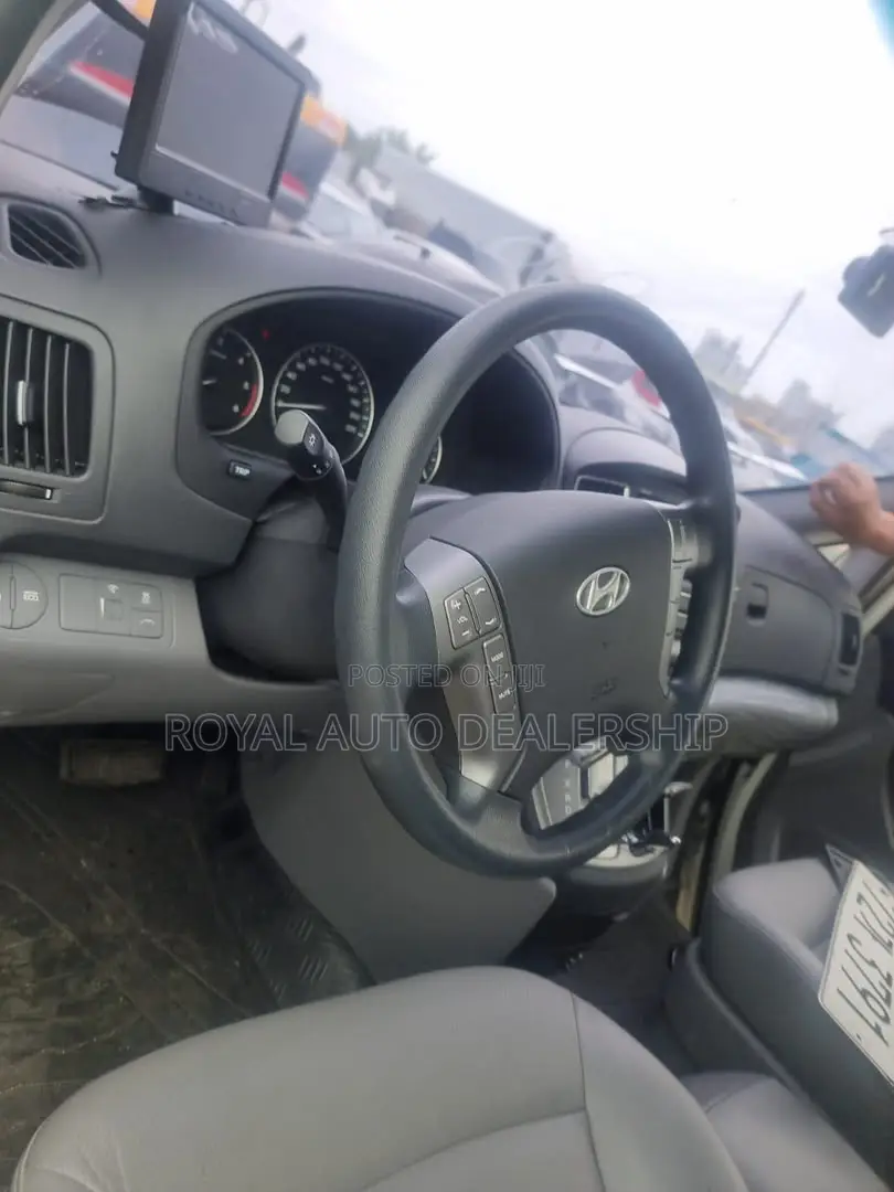 Hyundai Starex 2017 White