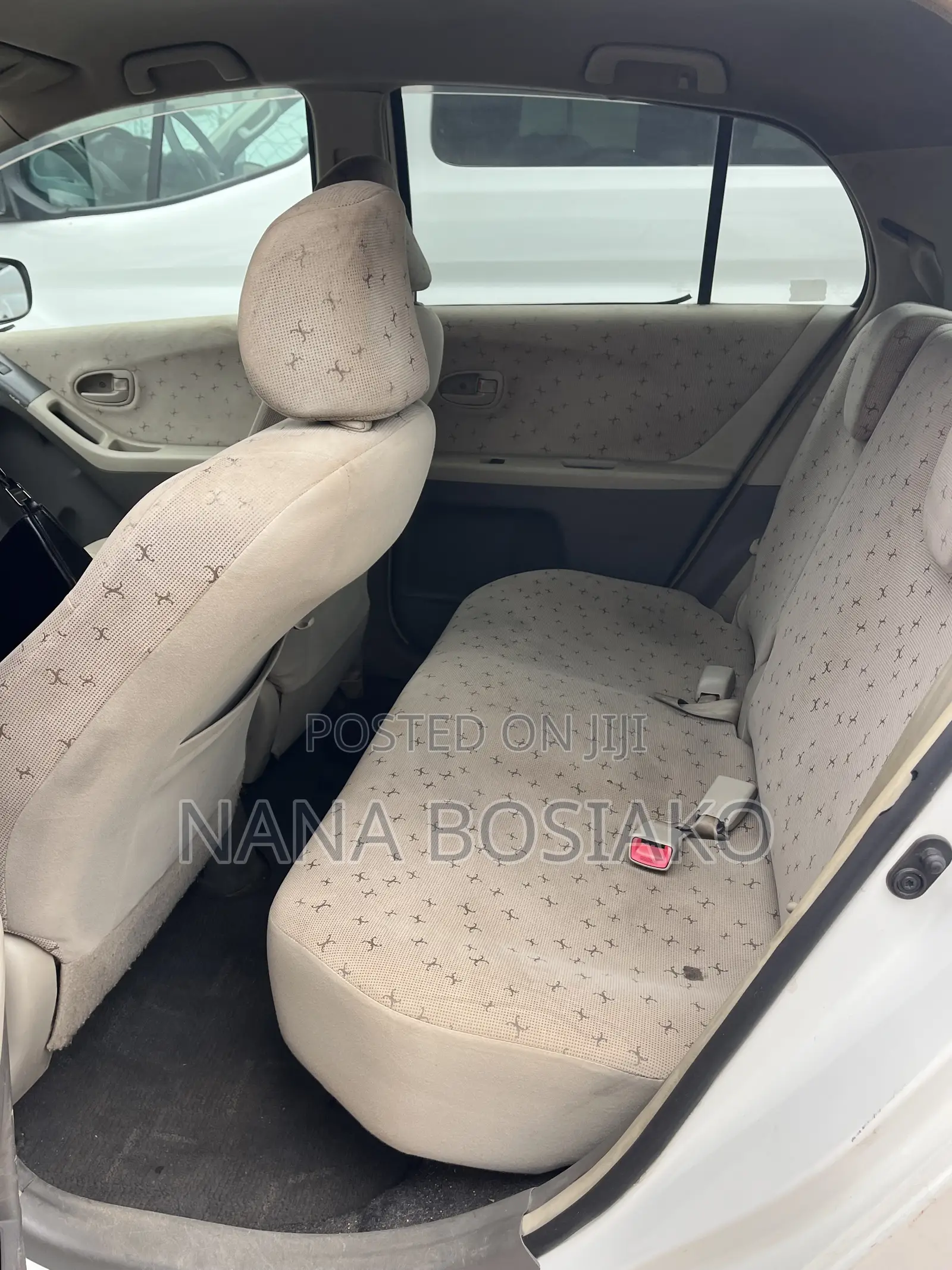 Toyota Vitz 2010 White