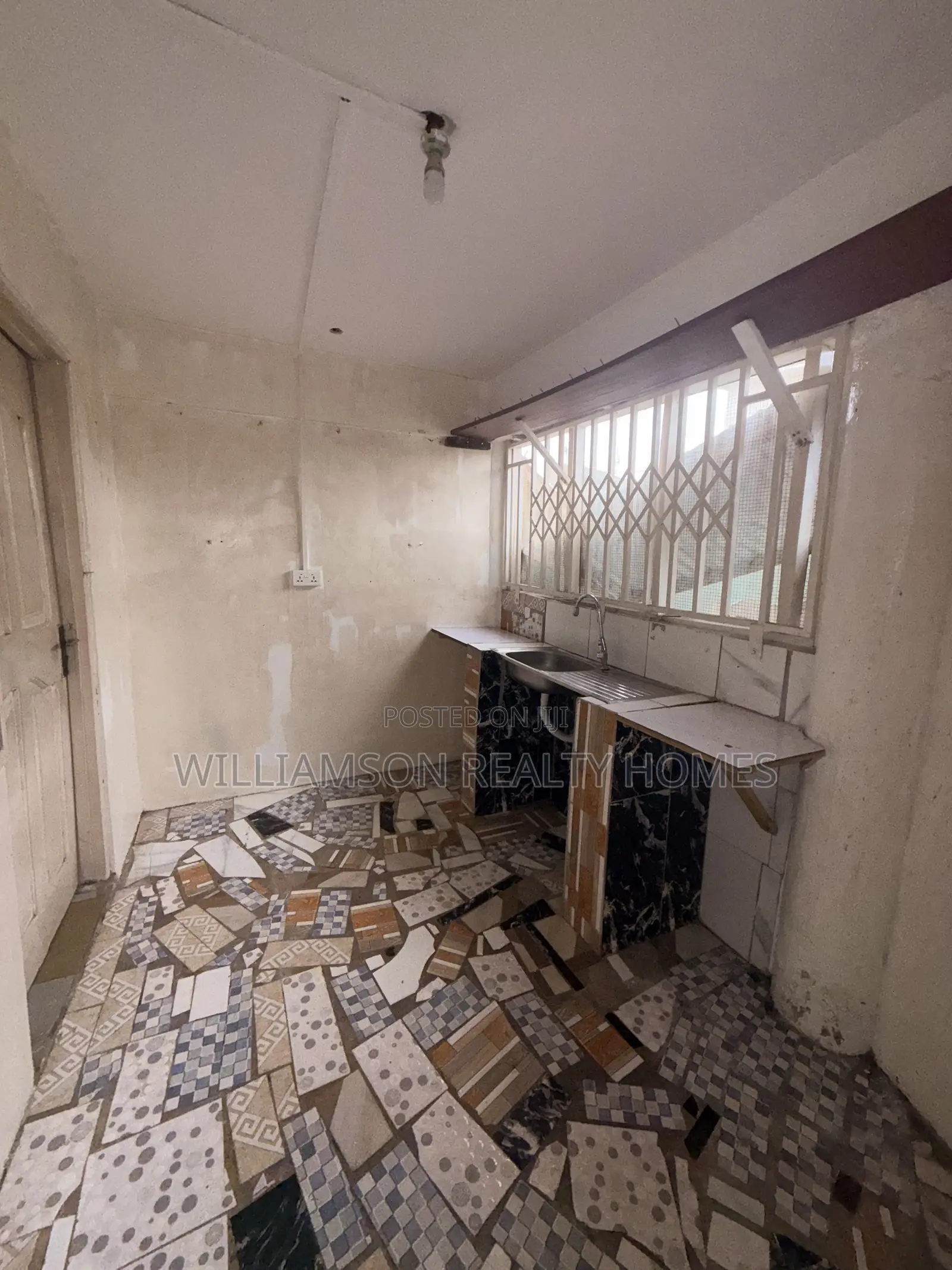 1bdrm Apartment in Spintex Main Road for rent