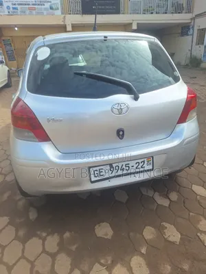 Toyota Vitz 2010 Silver