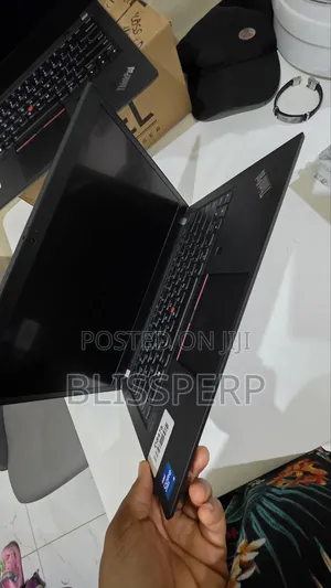 Laptop Lenovo ThinkPad T14s Gen 2 16GB Intel Core i5 SSD 256GB