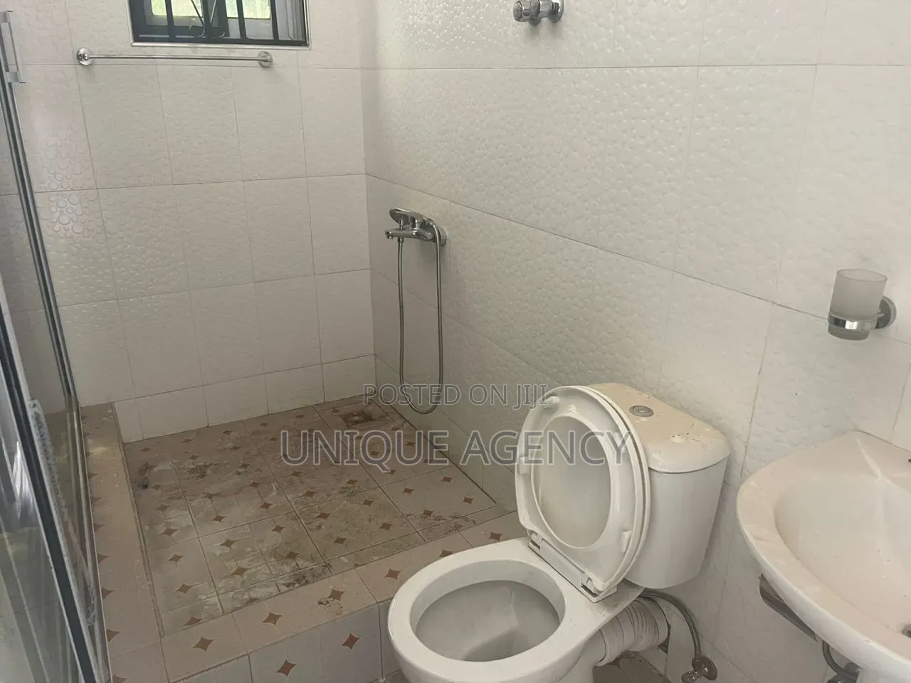 4bdrm Bungalow in Valley View Area for rent