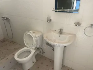 4bdrm Bungalow in Valley View Area for rent