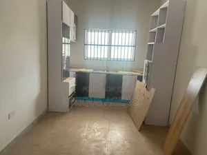 4bdrm Bungalow in Valley View Area for rent
