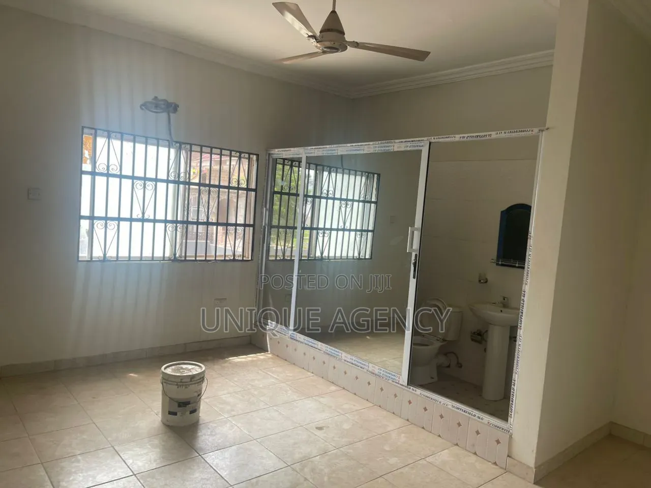 4bdrm Bungalow in Valley View Area for rent
