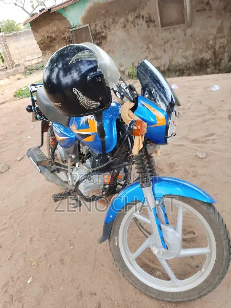 Bajaj Boxer 125 2025 Blue