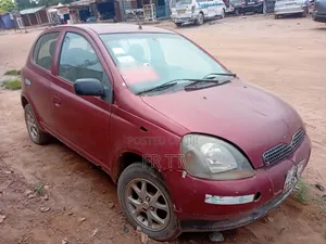 Toyota Yaris 2010 Red