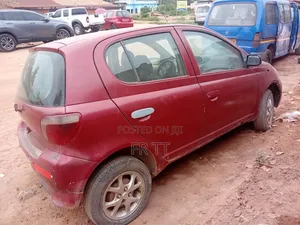 Toyota Yaris 2010 Red