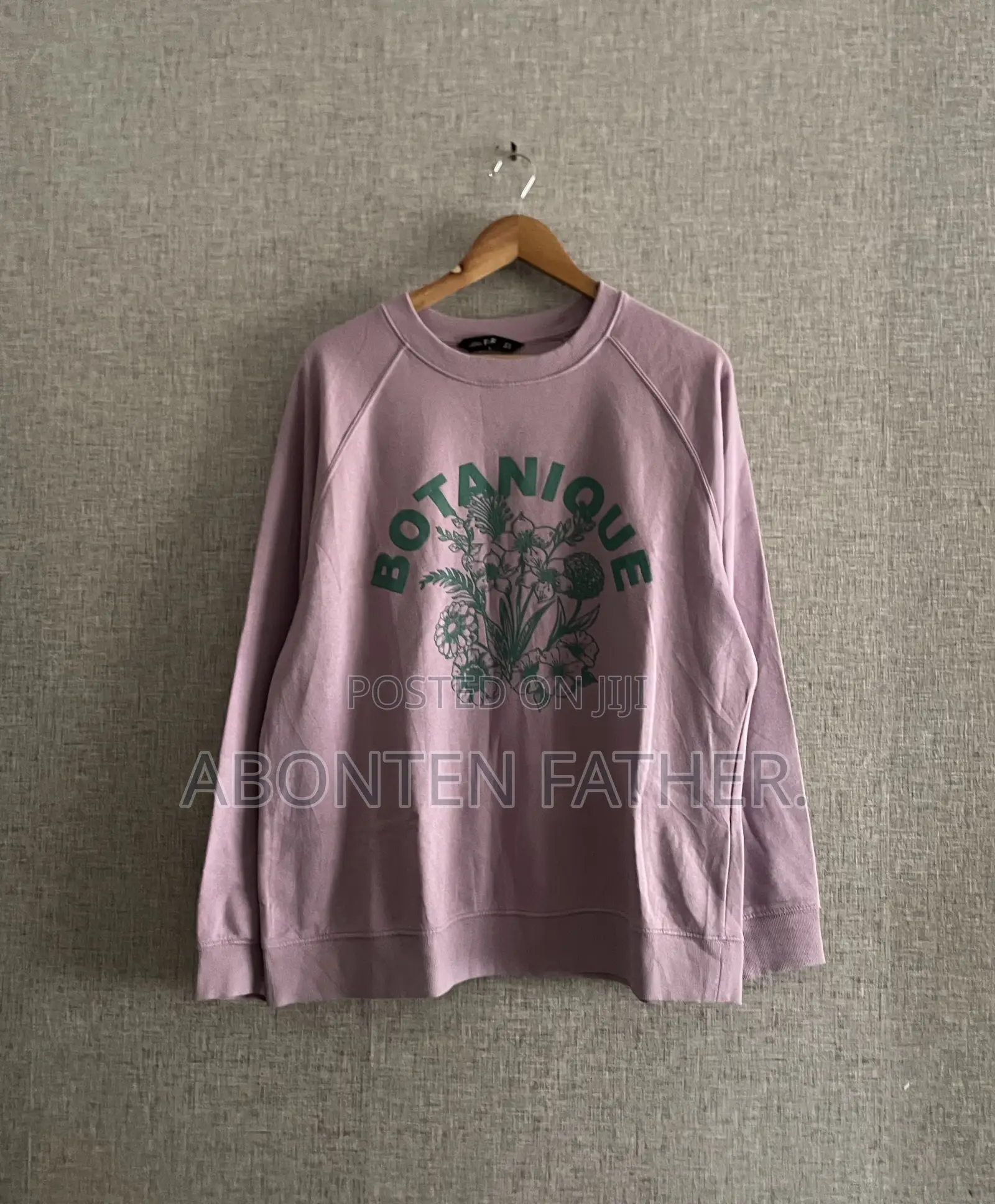 Sweatshirt