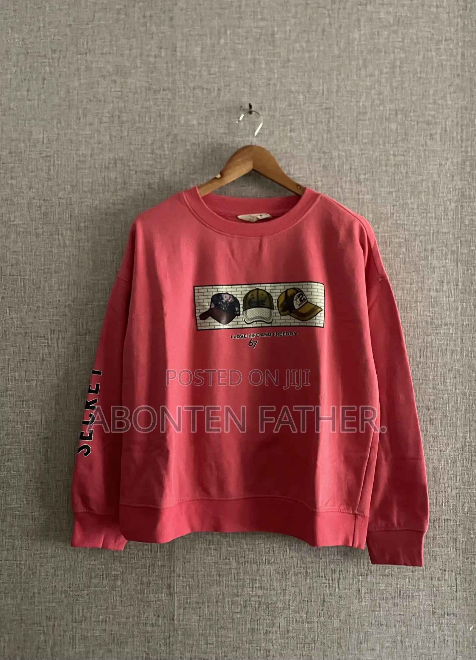 Sweatshirt