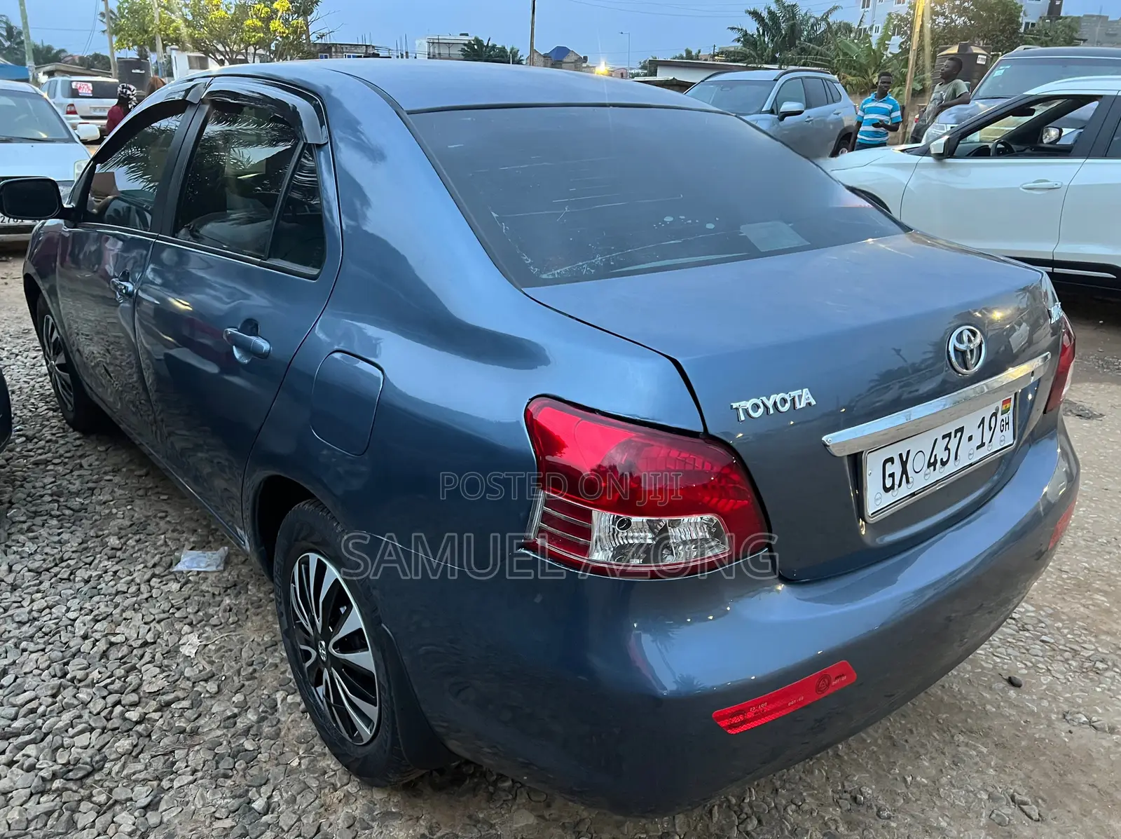Toyota Yaris Base Sedan 4dr 2011 Blue